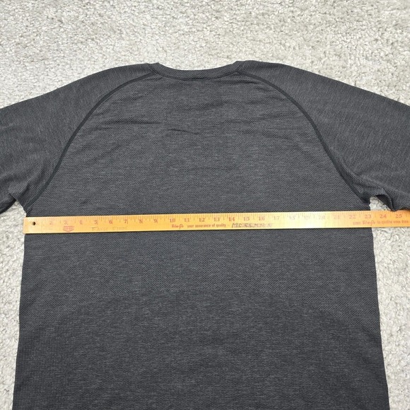 Lululemon Shirt Mens XXL Charcoal Gray Metal Vent Tech Short Sleeve Stretch - Picture 7 of 9